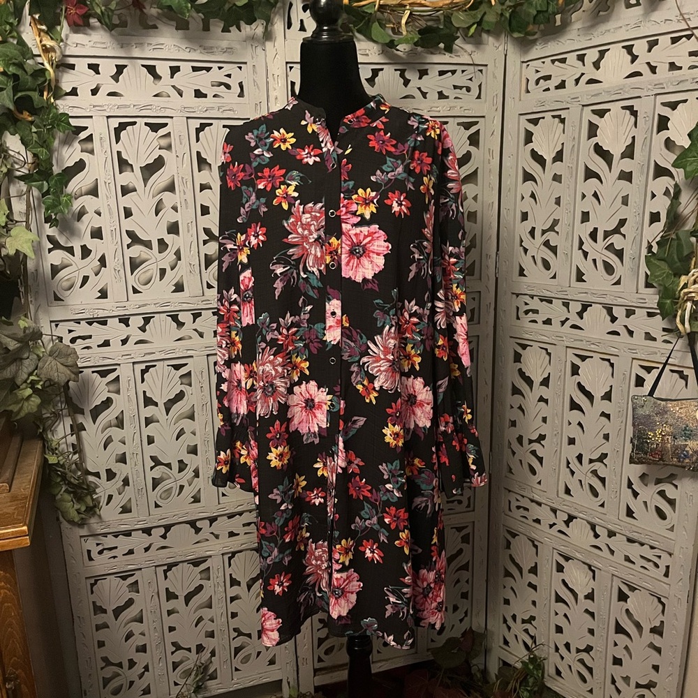 ISAAC MIZRAHI IMNYC INCREDIBLY PREETY BLACK WITH MULTICOLOR FLOWERS MIDI DRESS